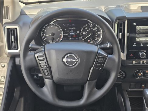 Certified 2025 Nissan Frontier SV AWD/4WD image 15