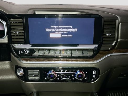 Used 2025 GMC Sierra 1500 Elevation w/ Preferred Package AWD/4WD image 11