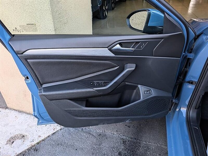 Used 2025 Volkswagen Jetta S FWD image 17