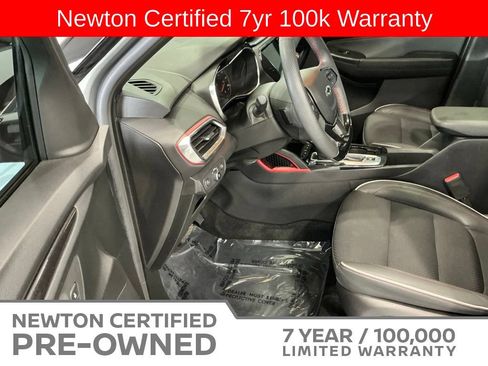 Used 2023 Chevrolet TrailBlazer RS w/ Sun and Liftgate Package FWD image 4