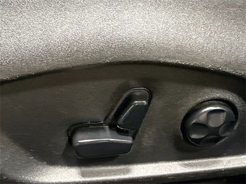 Used 2018 Jeep Compass Latitude w/ Popular Equipment Group image 18