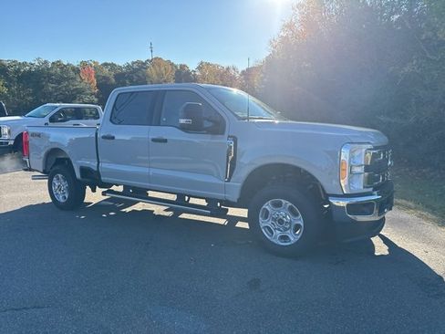 New 2026 Ford F350 XLT image 2