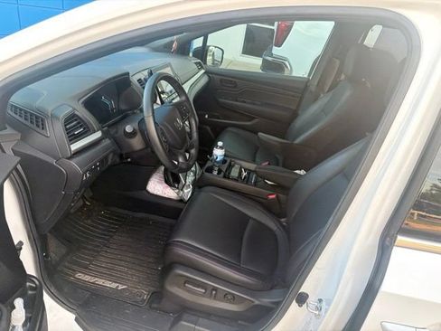 Used 2024 Honda Odyssey Sport image 11