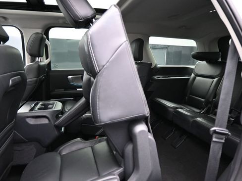 Used 2025 Ford Expedition Platinum AWD/4WD image 27