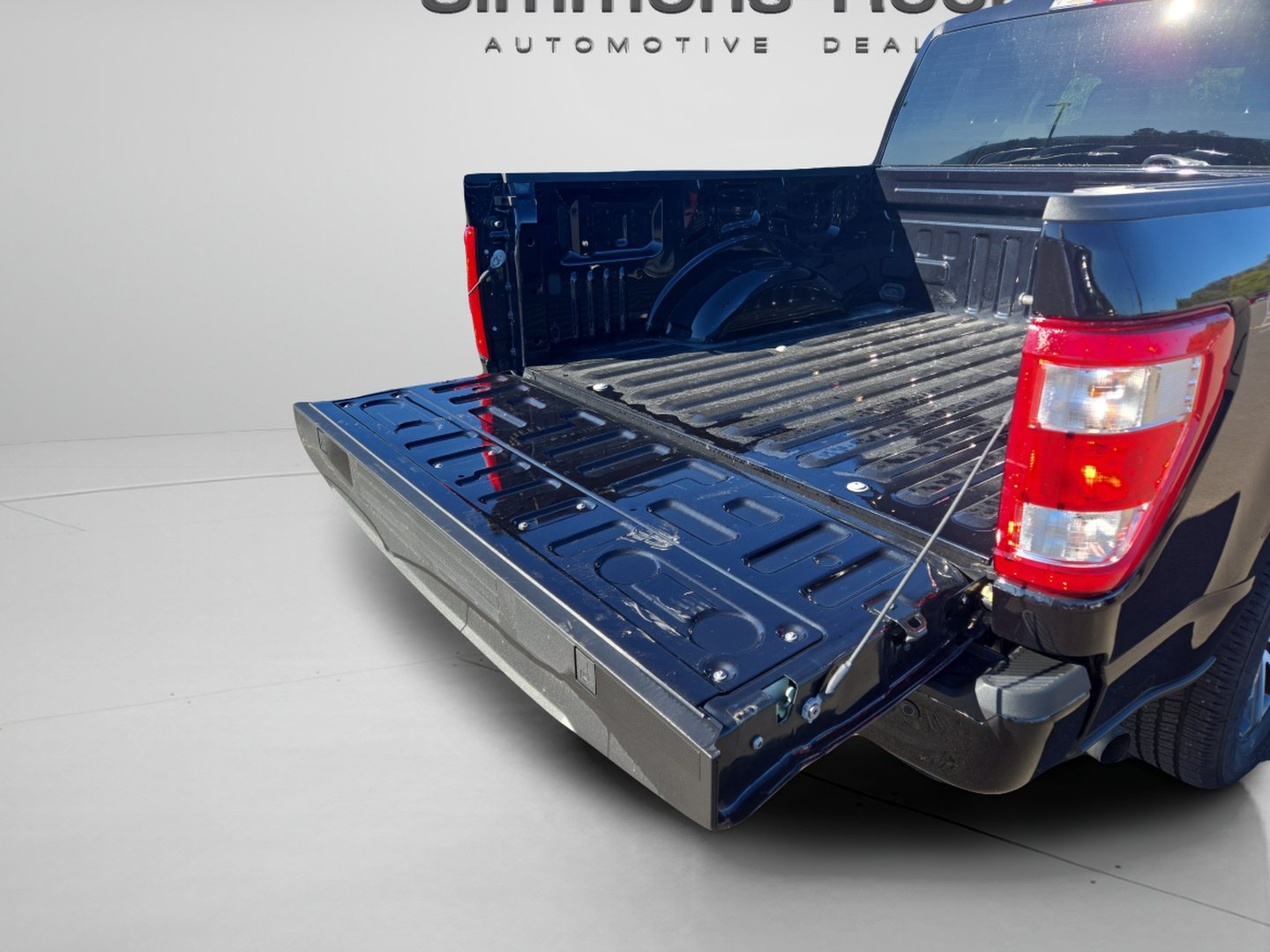 Used 2023 Ford F150 XL w/ STX Appearance Package AWD/4WD image 9