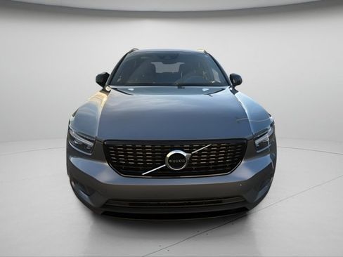 Used 2019 Volvo XC40 T5 R-Design AWD/4WD image 3