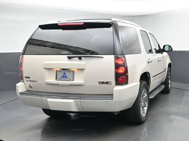 Used 2012 GMC Yukon Denali RWD image 8
