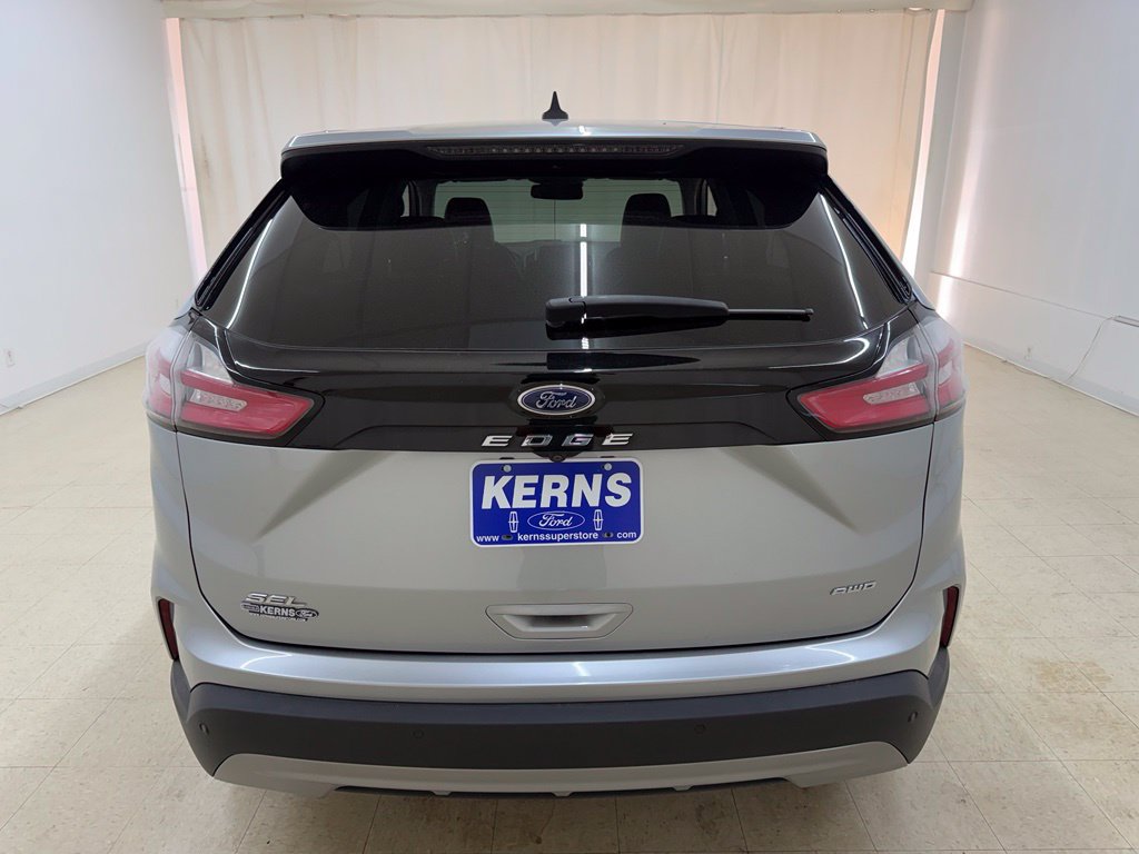 Used 2024 Ford Edge SEL w/ Convenience Package AWD/4WD image 4