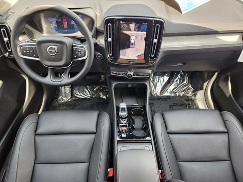 New 2026 Volvo XC40 B5 Plus w/ Climate Package AWD/4WD image 16