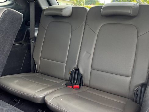 Used 2016 Hyundai Santa Fe SE w/ Option Group 02 FWD image 19