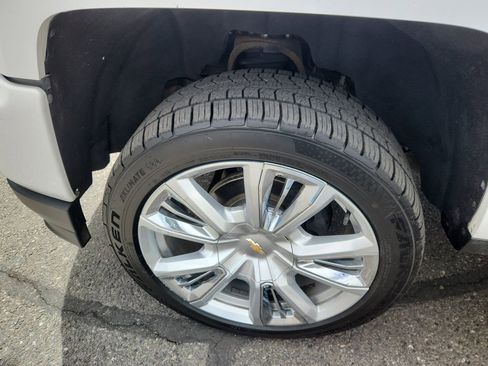 Used 2018 Chevrolet Silverado 1500 LTZ Z71 w/ LTZ Plus Package AWD/4WD image 20