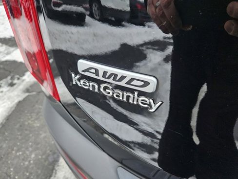 Used 2022 Kia Telluride S image 16