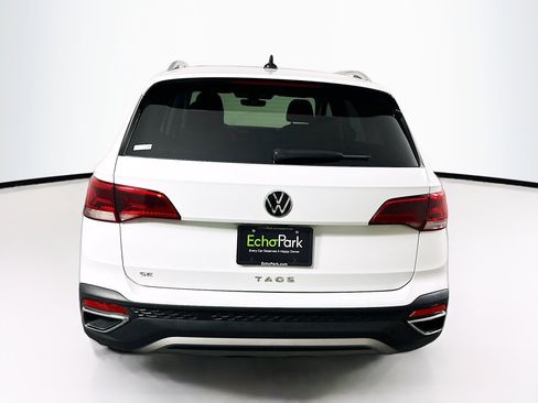 Used 2024 Volkswagen Taos SE image 7