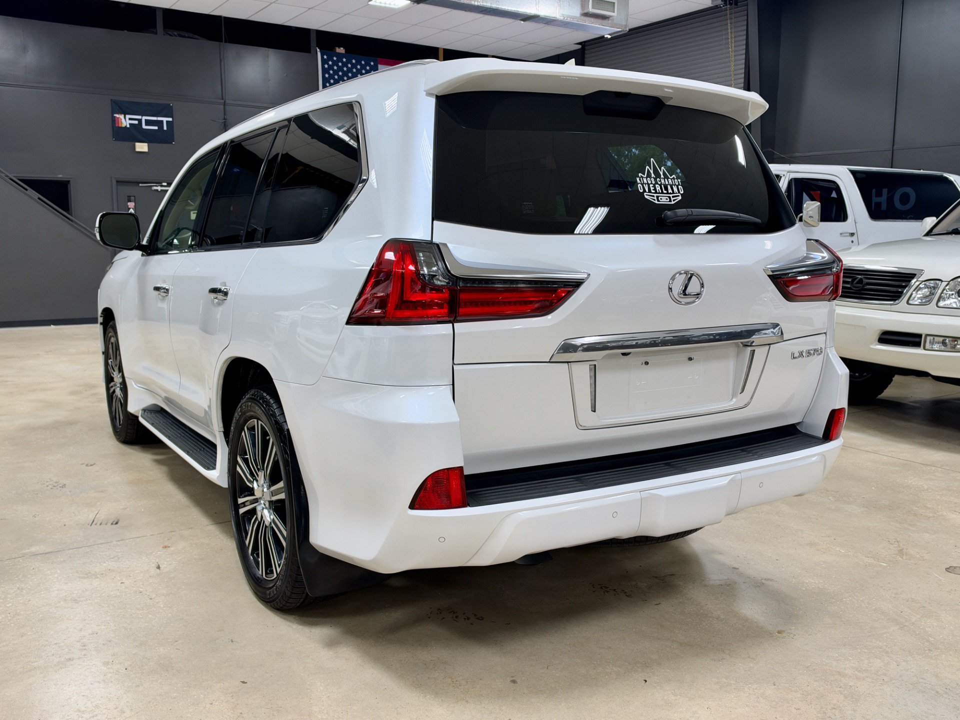 Used 2018 Lexus LX 570 4WD w/ Luxury Package image 10
