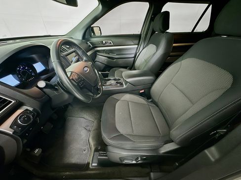 Used 2017 Ford Explorer XLT w/ Equipment Group 201A image 13