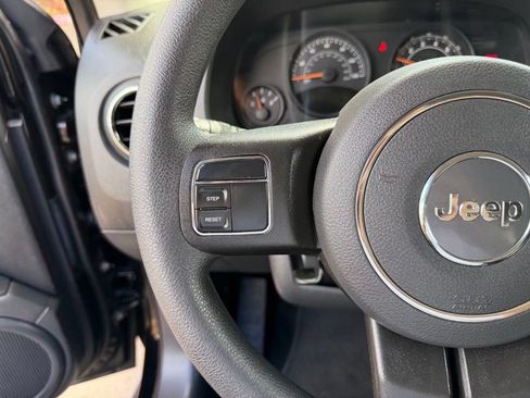 Used 2017 Jeep Patriot Sport AWD/4WD image 15
