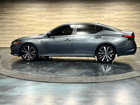 Used 2021 Nissan Altima 2.5 SR w/ SR Premium Package FWD image 24