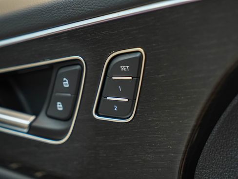 New 2025 Audi Q8 Premium Plus image 30