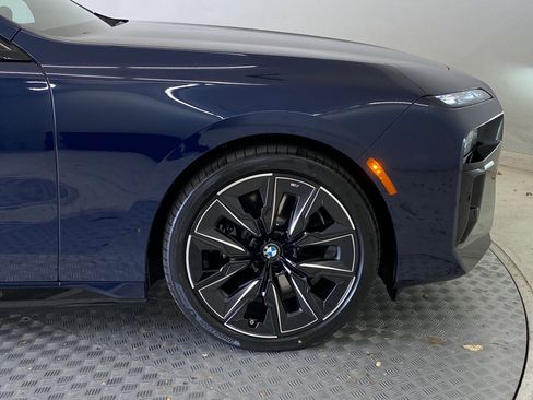 Used 2026 BMW 750e xDrive w/ Executive Package AWD/4WD image 10