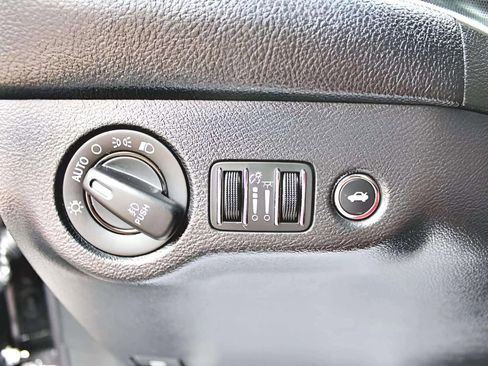 Used 2015 Dodge Challenger R/T Plus image 18