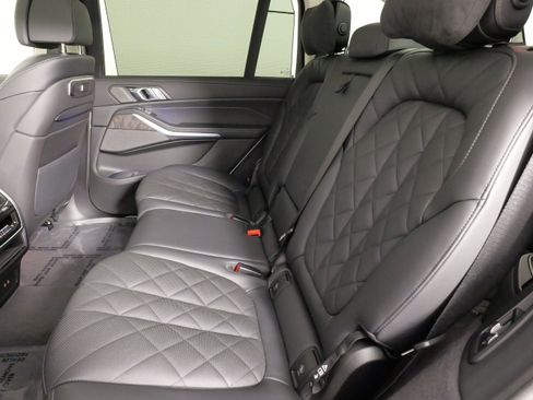 Used 2025 BMW X7 xDrive40i image 43