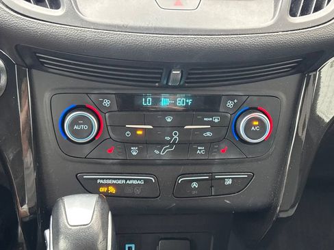 Used 2019 Ford Escape SE FWD image 12