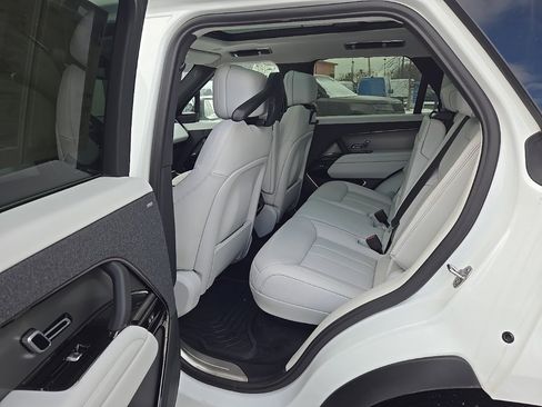 Used 2023 Land Rover Range Rover Sport SE image 17