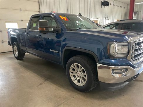 Used 2017 GMC Sierra 1500 SLE w/ SLE Value Package AWD/4WD image 4