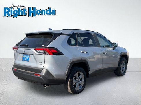 Used 2025 Toyota RAV4 XLE AWD/4WD image 8