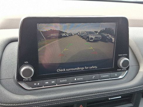 Used 2023 Nissan Rogue S image 20