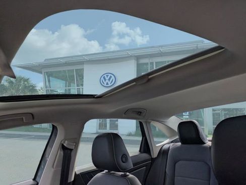 New 2026 Volkswagen Jetta SE FWD image 21
