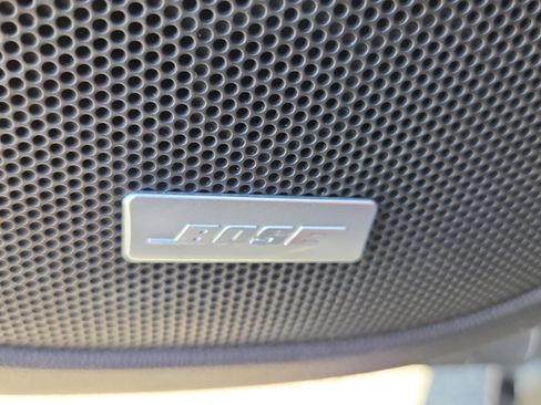 Used 2021 GMC Acadia SLT image 33