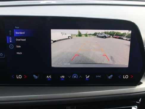 Used 2026 Chevrolet Traverse LT w/ Driver Confidence Package AWD/4WD image 31