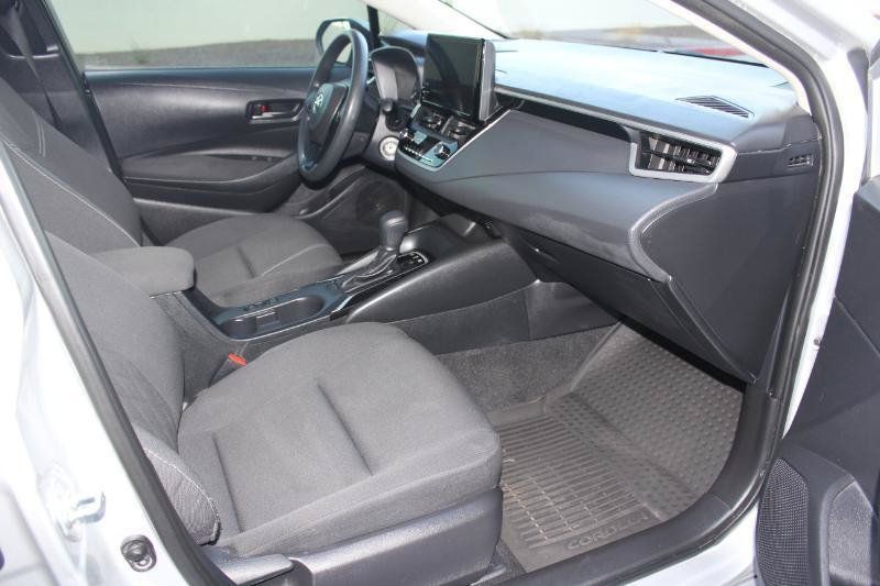 Used 2025 Toyota Corolla LE FWD image 19