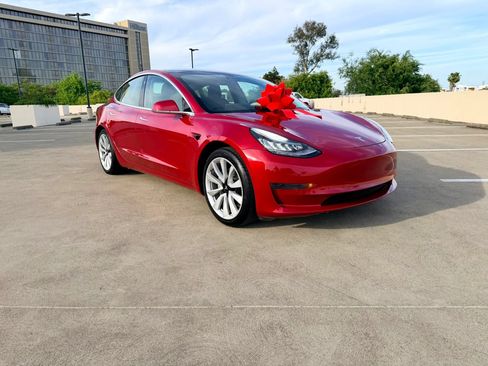 Used 2020 Tesla Model 3 Standard Range Plus RWD image 1