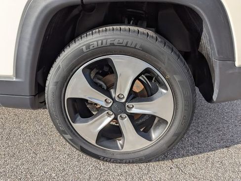 Used 2018 Jeep Compass Latitude w/ Popular Equipment Group image 17