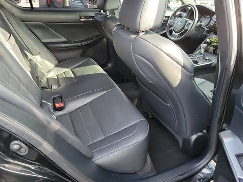 Used 2023 Lexus IS 500 image 21