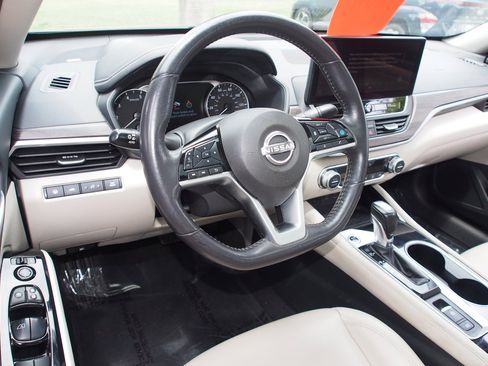 Used 2023 Nissan Altima 2.5 SL AWD/4WD image 16