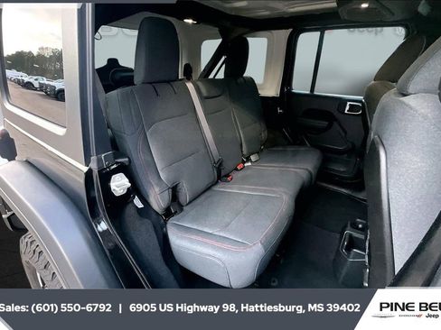 Used 2024 Jeep Wrangler Rubicon w/ Technology Group image 20