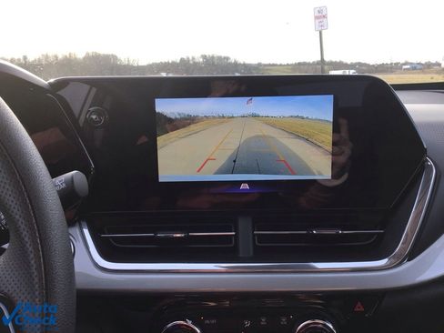 Used 2025 Chevrolet Trax LT image 38