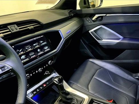 Used 2024 Audi Q3 2.0T Premium Plus image 6