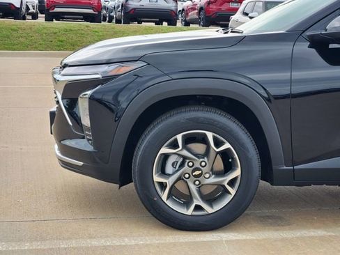 New 2026 Chevrolet Trax LT w/ Driver Confidence Package FWD image 8