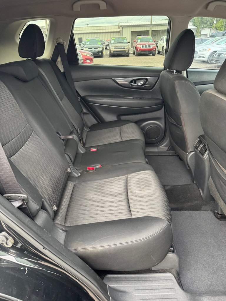 Used 2017 Nissan Rogue SV w/ SV Premium Package FWD image 11