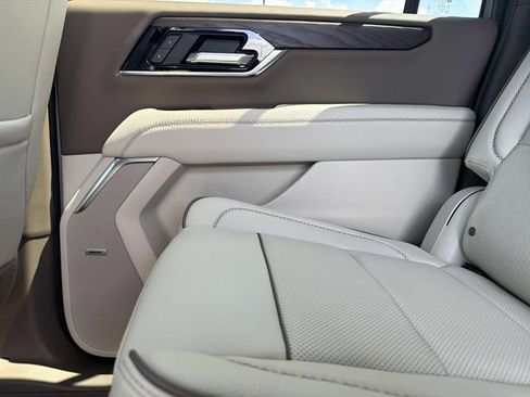 New 2026 GMC Yukon XL Denali w/ Denali Reserve Package AWD/4WD image 14