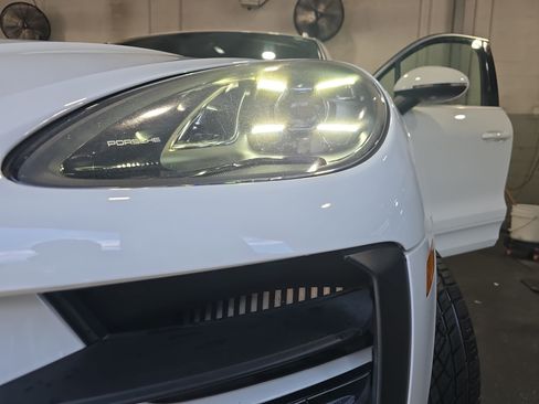 Used 2020 Porsche Macan S AWD/4WD image 32