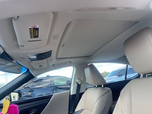 Used 2020 Lexus ES 350 w/ Premium Package image 8