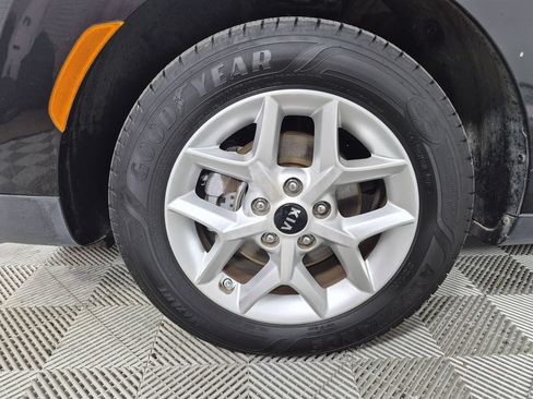 Used 2020 Kia Soul S FWD image 29