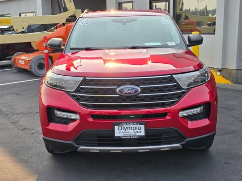 Used 2020 Ford Explorer XLT w/ Equipment Group 202A AWD/4WD image 2