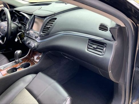 Used 2015 Chevrolet Impala LT image 18