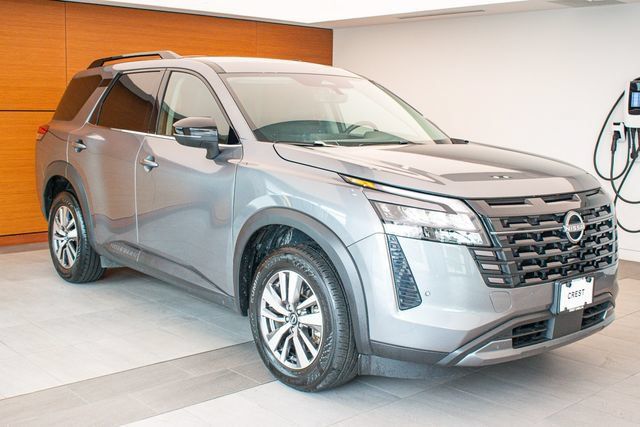 Used 2026 Nissan Pathfinder SL AWD/4WD image 5